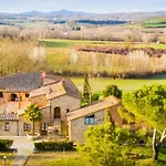Guesthost - Crete Senesi Charming With Parking *