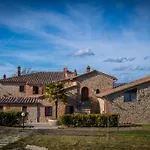 Guesthost - Crete Senesi Charming With Parking Апартаменты *
