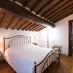 Guesthost - Crete Senesi Charming With Parking * Ашано