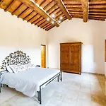 Guesthost - Crete Senesi Charming With Parking Апартаменты Ашано