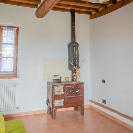 Guesthost - Crete Senesi Charming With Parking