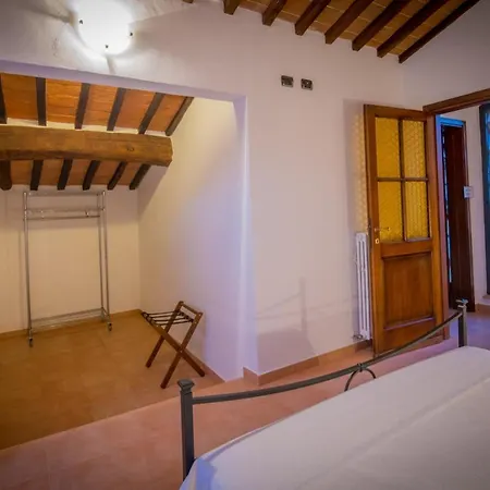 Appartement Guesthost - Crete Senesi Charming With Parking
