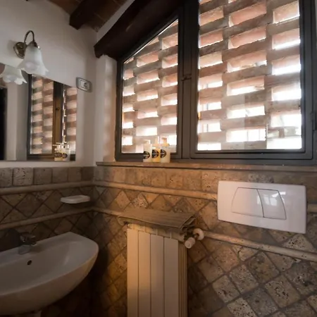 Guesthost - Crete Senesi Charming With Parking * Asciano