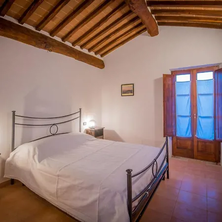 Guesthost - Crete Senesi Charming With Parking * Asciano