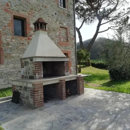 Guesthost - Crete Senesi Charming With Parking Asciano