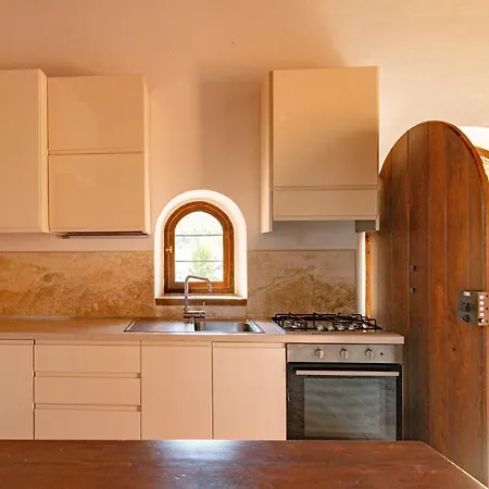 Guesthost - Crete Senesi Charming With Parking Asciano