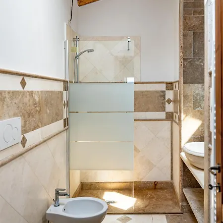 Appartement Guesthost - Crete Senesi Charming With Parking