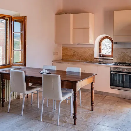 Guesthost - Crete Senesi Charming With Parking *