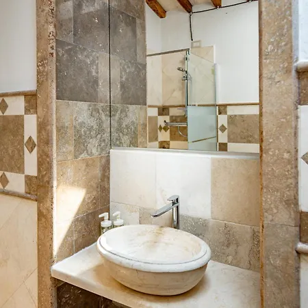 Guesthost - Crete Senesi Charming With Parking Appartement Asciano